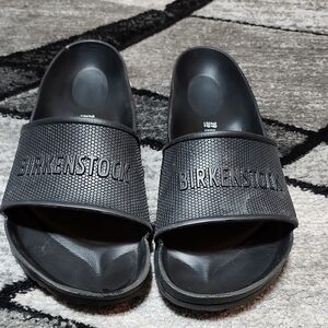 BIRKENSTOCKS BLACK EMBOSSED BARBADOS EVA SLIDES SANDALS 8-8.5